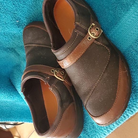 Two pair Merrell clog/mules - Picture 7 of 10